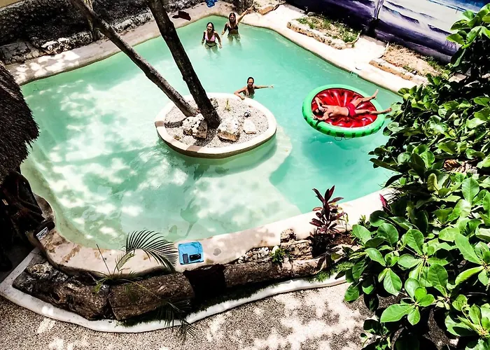 Indajani Hotel&hostel With Pool