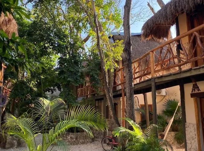 Indajani Hotel&hostel With Pool Hotel Tulum